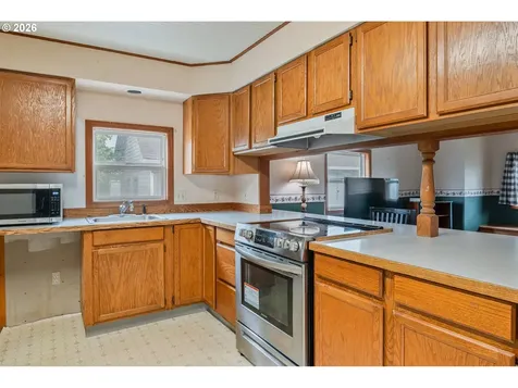 136 SW 3rd Avenue Castle Rock WA 98611