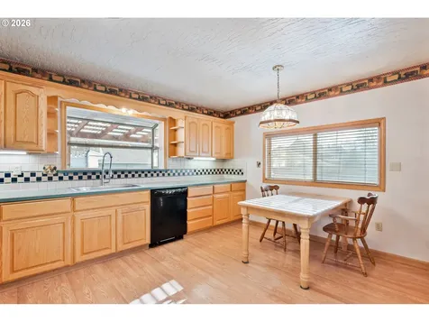 136 SW 3rd Avenue Castle Rock WA 98611
