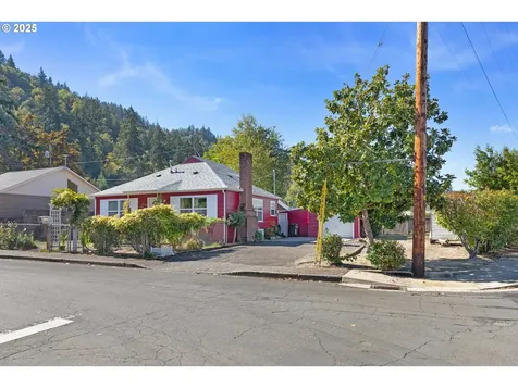 1016 W Ridgeview Court Roseburg OR 97471