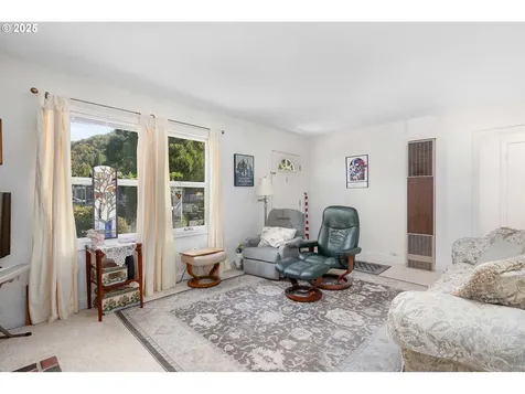 1016 W Ridgeview Court Roseburg OR 97471