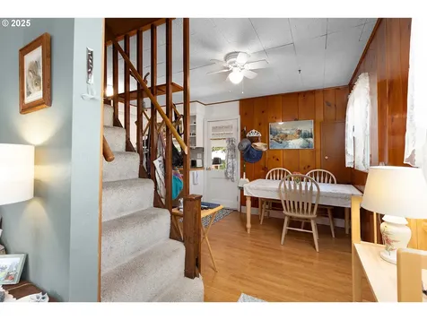 1016 W Ridgeview Court Roseburg OR 97471
