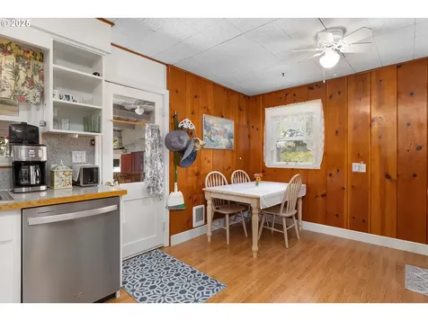 1016 W Ridgeview Court Roseburg OR 97471