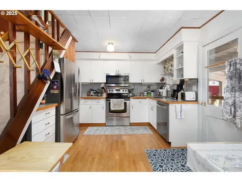 1016 W Ridgeview Court Roseburg OR 97471