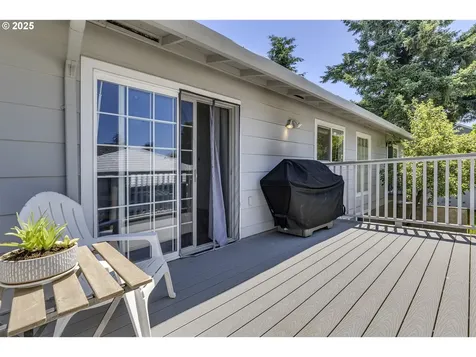 5300 SE Henderson Street Portland OR 97206