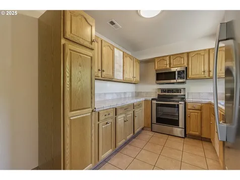 5300 SE Henderson Street Portland OR 97206