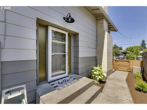 5300 SE Henderson Street Portland OR 97206