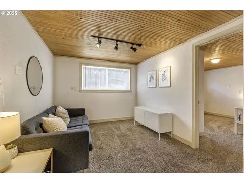 5300 SE Henderson Street Portland OR 97206