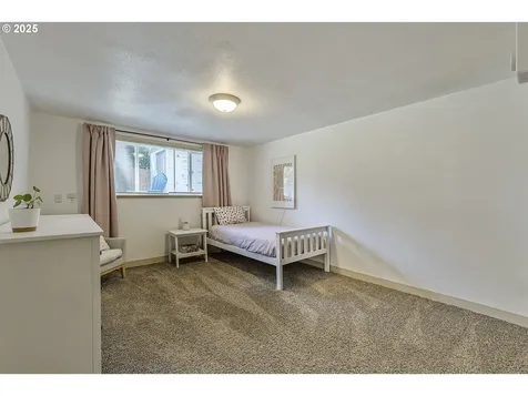 5300 SE Henderson Street Portland OR 97206