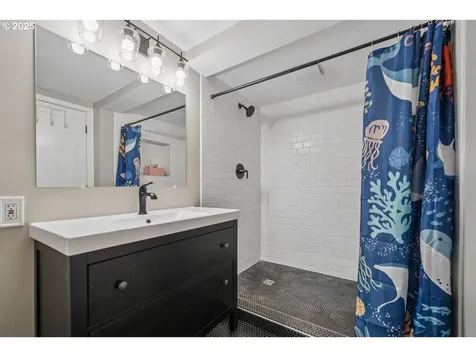 5723 SE Francis Street Portland OR 97206