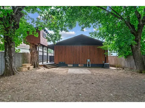 5723 SE Francis Street Portland OR 97206