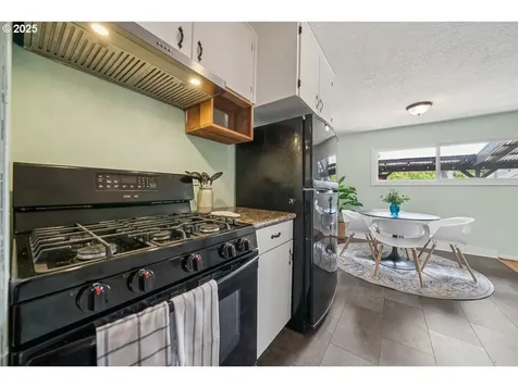 5723 SE Francis Street Portland OR 97206