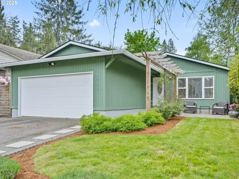 9637 SW 51st Avenue Portland OR 97219
