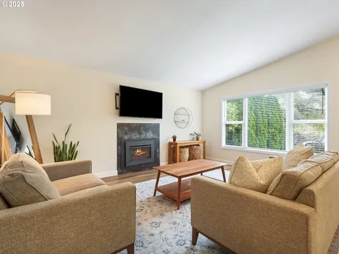 9637 SW 51st Avenue Portland OR 97219