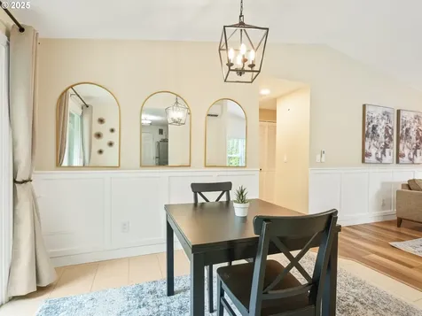 9637 SW 51st Avenue Portland OR 97219