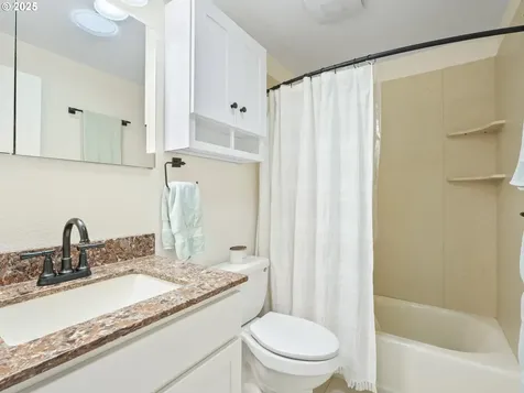 9637 SW 51st Avenue Portland OR 97219