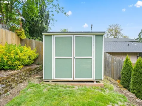 9637 SW 51st Avenue Portland OR 97219