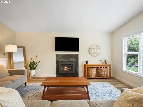 9637 SW 51st Avenue Portland OR 97219