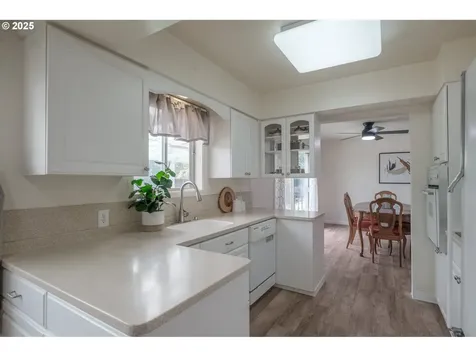 1236 Redwood Street NW Salem OR 97304