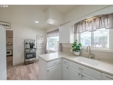 1236 Redwood Street NW Salem OR 97304