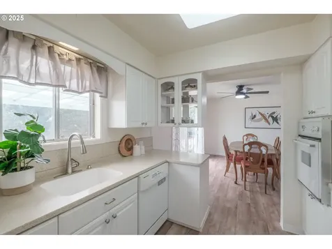 1236 Redwood Street NW Salem OR 97304
