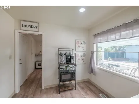 1236 Redwood Street NW Salem OR 97304
