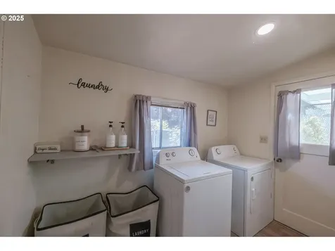 1236 Redwood Street NW Salem OR 97304