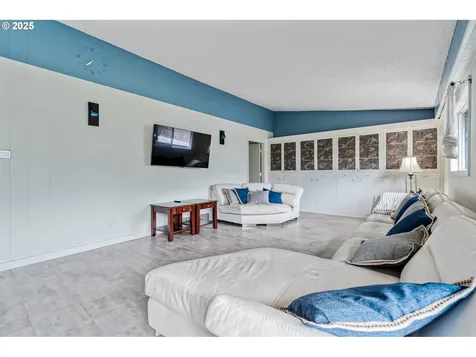 14345 NE Knott Street Portland OR 97230