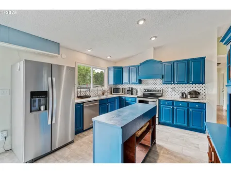 14345 NE Knott Street Portland OR 97230