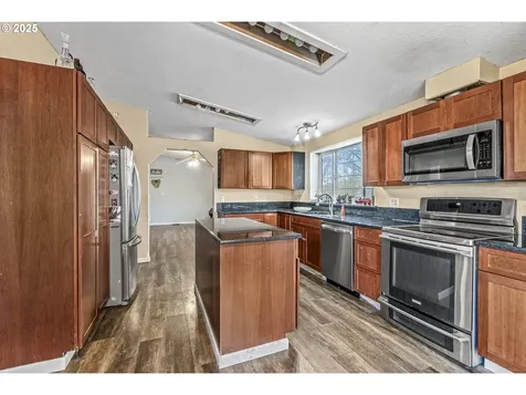 101 Robinson Road Woodland WA 98674