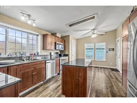 101 Robinson Road Woodland WA 98674