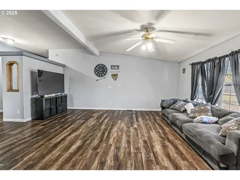 101 Robinson Road Woodland WA 98674