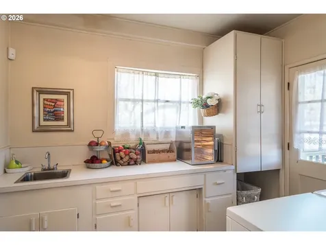 500 Winston Section Road Winston OR 97496