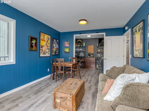 173 NE Bridgeton Road Portland OR 97211