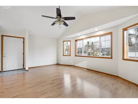 662 S 44th Street Springfield OR 97478