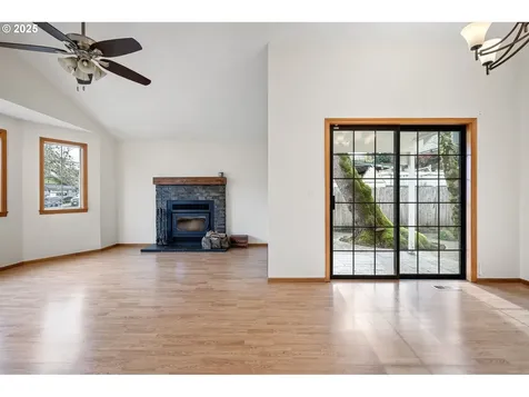 662 S 44th Street Springfield OR 97478
