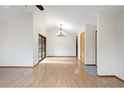 662 S 44th Street Springfield OR 97478