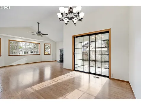 662 S 44th Street Springfield OR 97478
