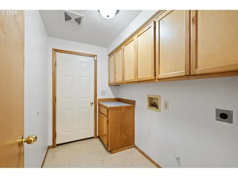 662 S 44th Street Springfield OR 97478