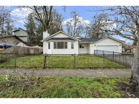 662 S 44th Street Springfield OR 97478