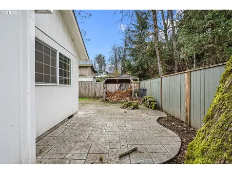 662 S 44th Street Springfield OR 97478