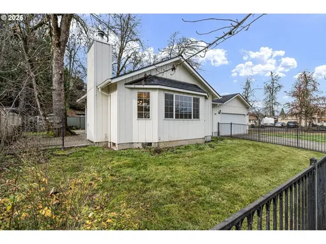 662 S 44th Street Springfield OR 97478