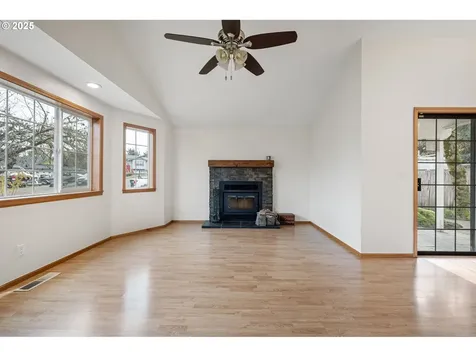 662 S 44th Street Springfield OR 97478