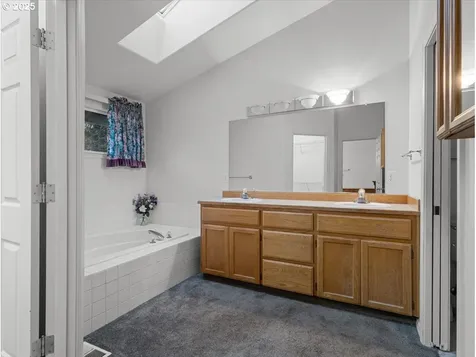 5613 NE 99th Street Vancouver WA 98665