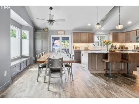 748 SE 10th Street Troutdale OR 97060