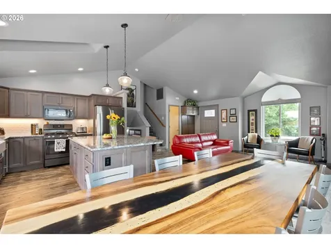 748 SE 10th Street Troutdale OR 97060