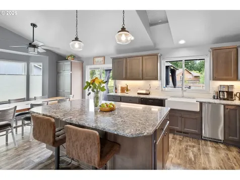 748 SE 10th Street Troutdale OR 97060