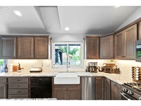 748 SE 10th Street Troutdale OR 97060