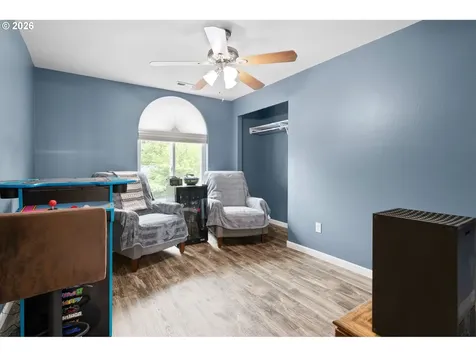 748 SE 10th Street Troutdale OR 97060