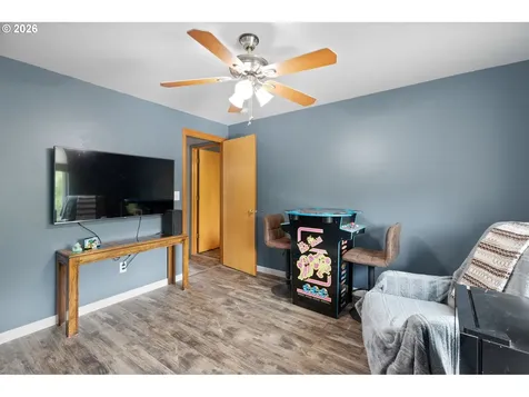 748 SE 10th Street Troutdale OR 97060