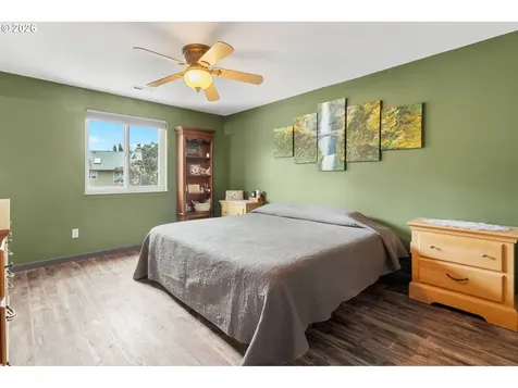 748 SE 10th Street Troutdale OR 97060